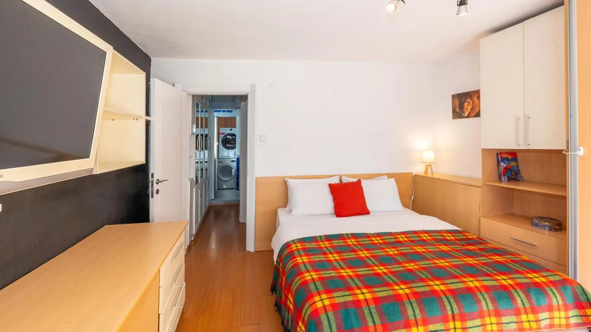 Bosphorus View-Airport Shutle-High Speed Wifi-Private Parking Apartment Istanbul 0*,